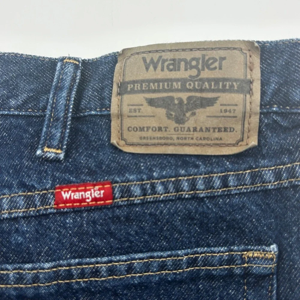 Wrangler Jeans Dark Blue Mens 38x32 Premium Quality Straight Leg Denim EUC